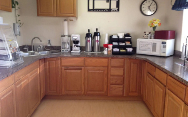 The Dew Drop Inn Motel