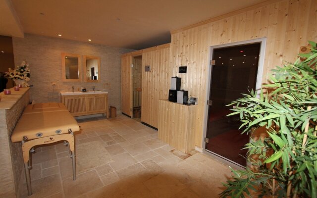 HAVRE DE PAIX" 5 étoiles Prestige jacuzzi, hammam, sauna, PISCINE chauffée Mougins Cannes Grasse