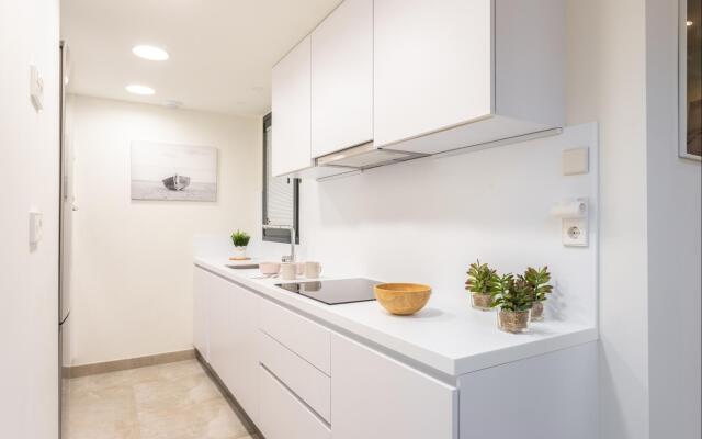 Blue Infinity Luxury Apartment by GHR Rentals