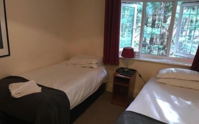 The Admirals Inn Guest House