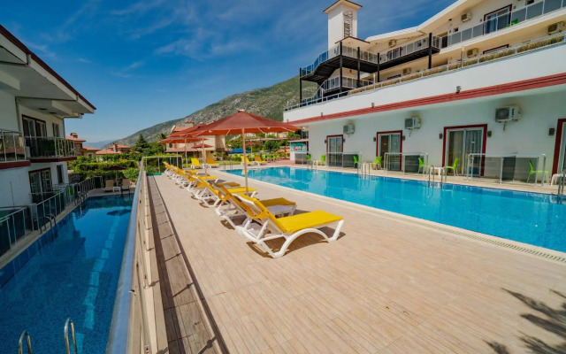 Sunshine Holiday Resort
