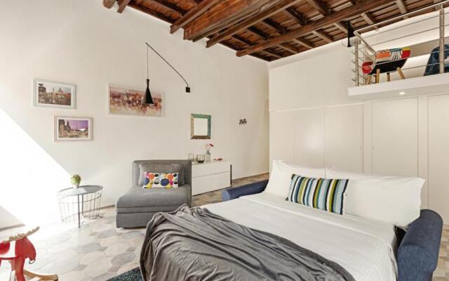 Sleek flat 4 guests 450mt from the Colosseum