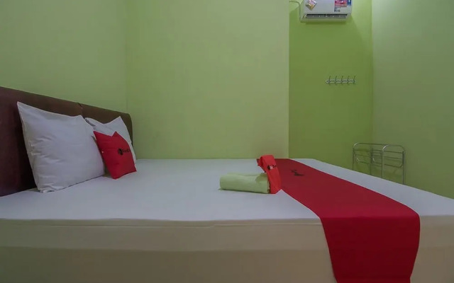 RedDoorz near Kampus UMP Purwokerto