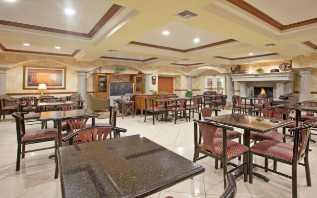 Holiday Inn Express & Suites Tucson Mall by IHG