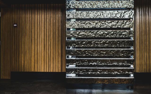 11 Mirrors Design Hotel