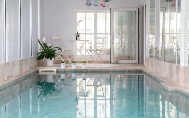 Luxury Seafront Family Home - Indoor Pool