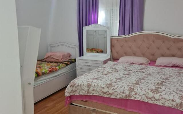 Ayorgiev 3 Bedroom Cosy House