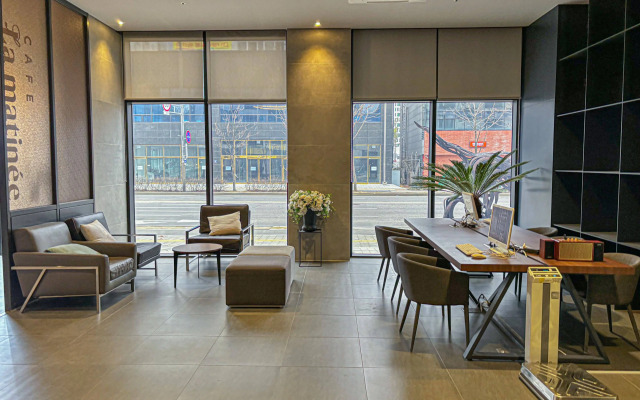 Royal Emporium Incheon Airport Hotel