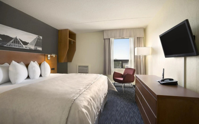 Travelodge by Wyndham Edmonton West