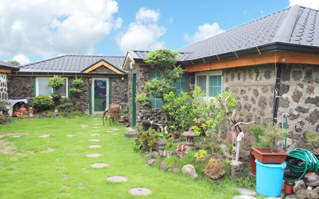 Jeju Lodem Unshared House Pension
