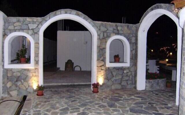Skiathos 18 24 Young Club Apartments