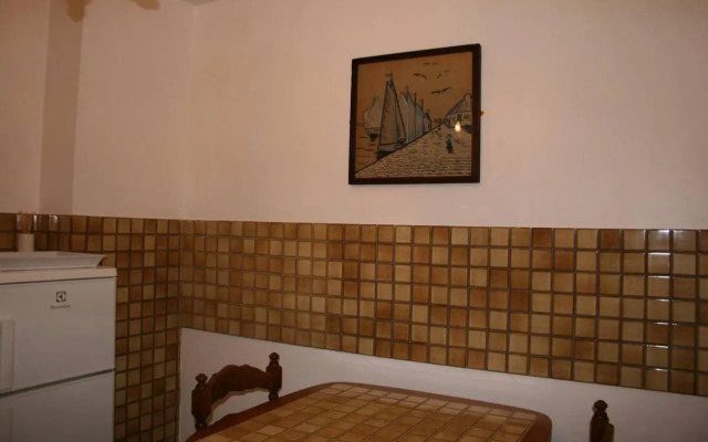 1 Bedroom House 20min Walk To Centre in Tournus (Adults Only)