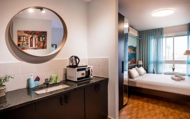 Avital Hotel