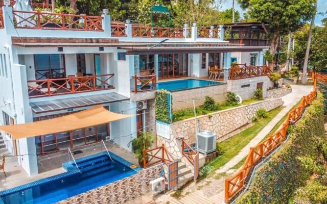 Noni's Resort
