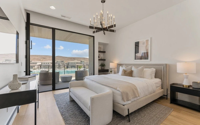 Luxury Beachside 7 Bedroom Home