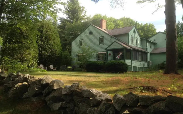 Tuckernuck Inn