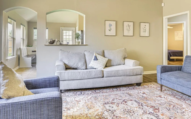 Pet-friendly Texas Retreat w/ Fenced-in Yard!