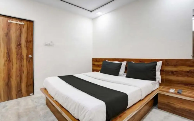 Goroomgo Apollo Vastrapur