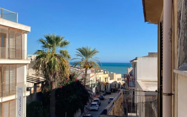A 2 Passi Dal Mare