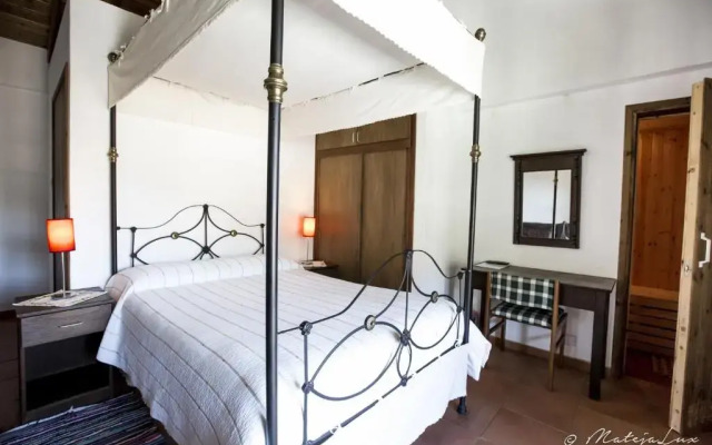 Ambelikos Traditional AgroHotel