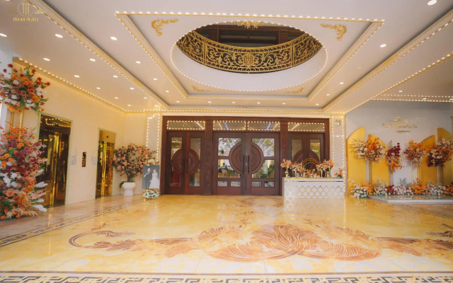 Tan An Palace