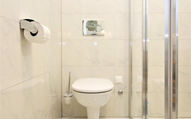 MARINE: Newly renovated 2nd district apartment