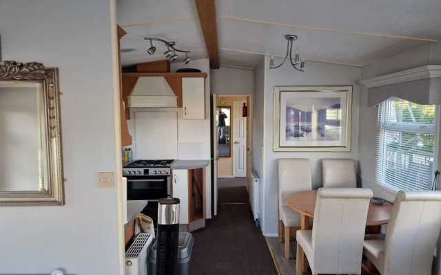 Lovely pet Friendly 4 Berth Caravan in Morecambe