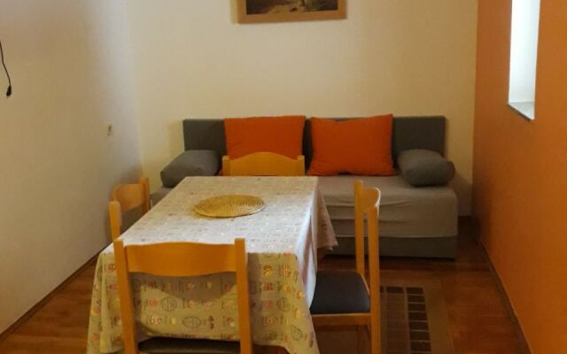 Apartment Ivo - with nice garden: A2 Pag, Island Pag