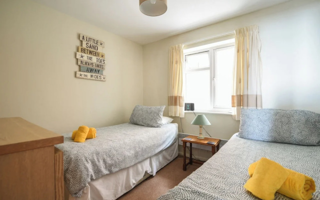 3 Bay View Court