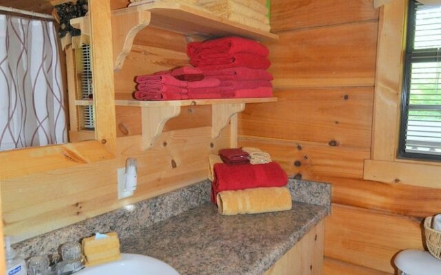 Sleepy Creek - Creekside Escape