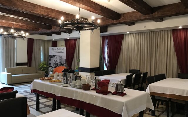 Waldorf Hotel Boutique