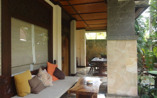 Puri Cantik Bungalow