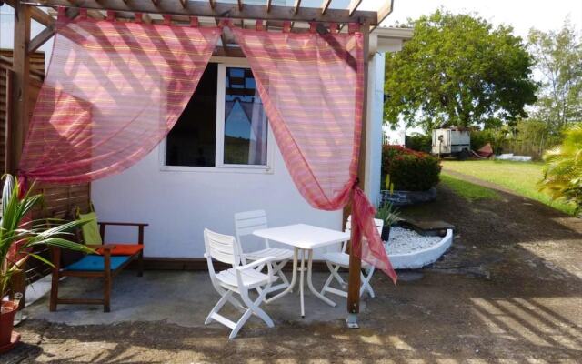 Apartment with One Bedroom in Sainte-Anne, with Shared Pool, Enclosed Garden And Wifi - 4 Km From the Beach