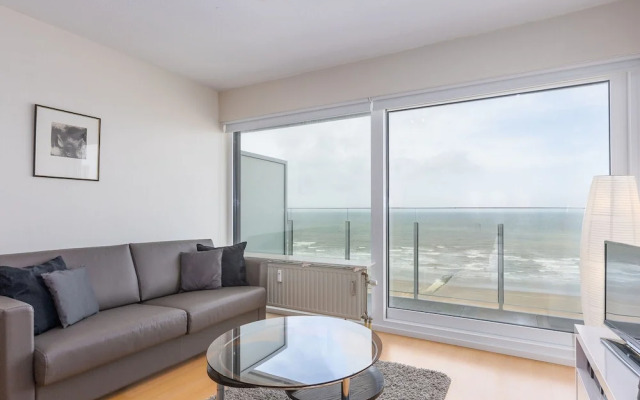 Cozy 1-bedroom Apartment With Sea View