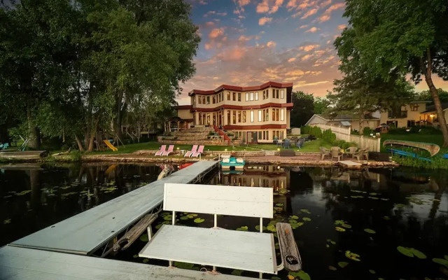 Minnesota Lakehouse Retreat