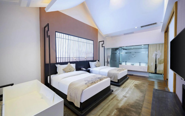 LiuHeYunYan Hotel.Dali