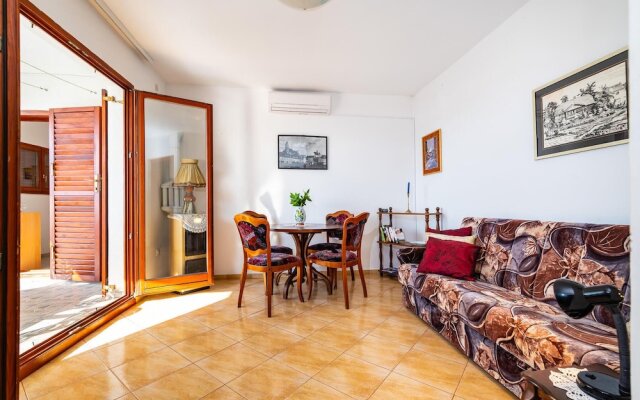Awesome Home in Maslenica With Wifi and 3 Bedrooms