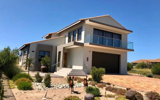 Steenbokkie Holiday Home