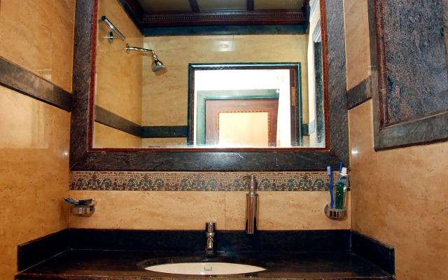 Hotel Hira