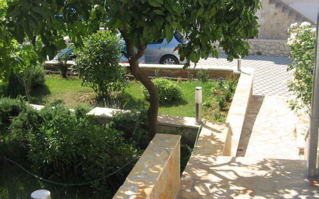Apartments Bareta