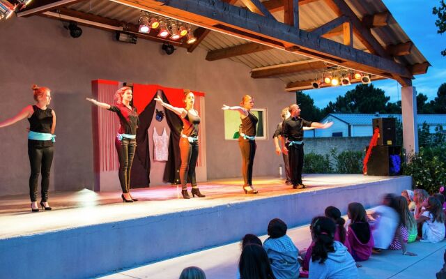 Luxury Chalet With air Conditioning 900 m. From the Beach