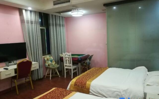 Qidong Baolian Fashion Inn