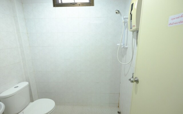 Baansetthanan Apartment