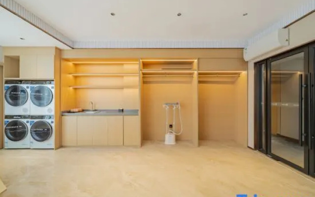 Yilong Anyue Hotel (Shanghai Gutang Road Subway Station Branch)