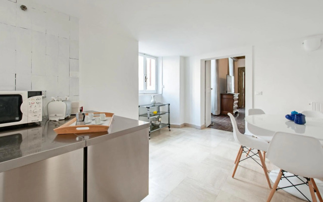 Ancient Palace In Downtown Rome