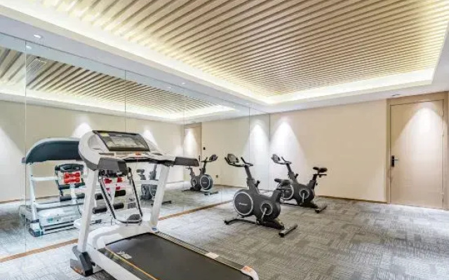 Huanpeng Holiday Hotel