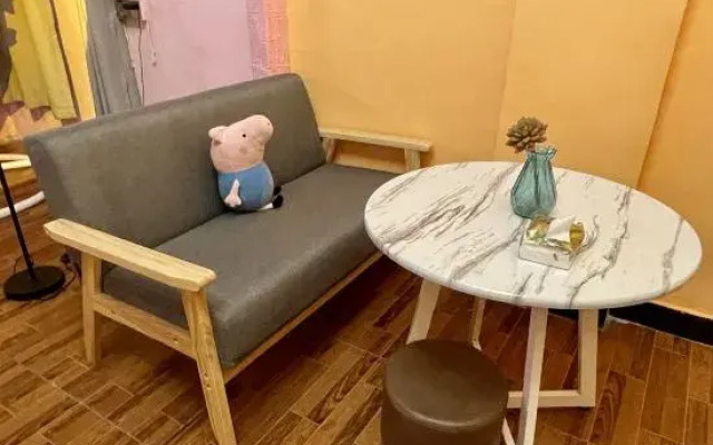 Chihiro Apartment (Guangzhou Shangxiajiu children's Hospital )