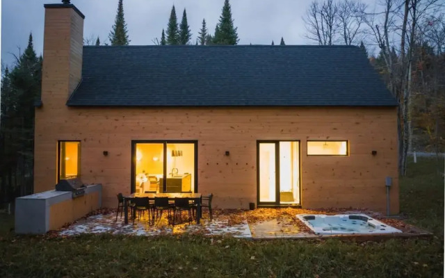 Naro Cabin in Laurentides