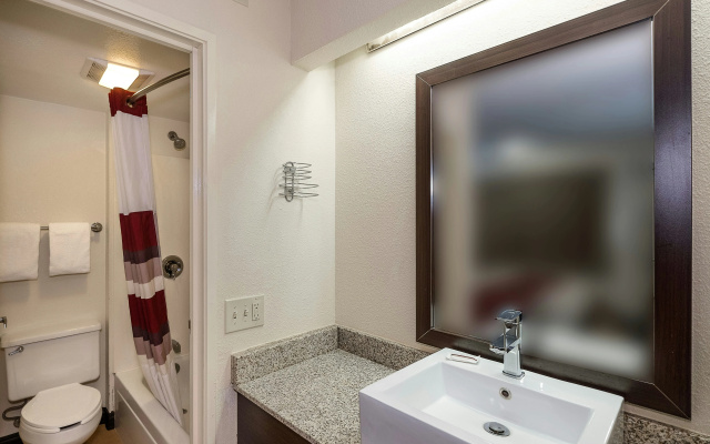 Red Roof Inn Toledo - Maumee