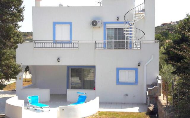 Elafonisos: Two storey house on the sea front